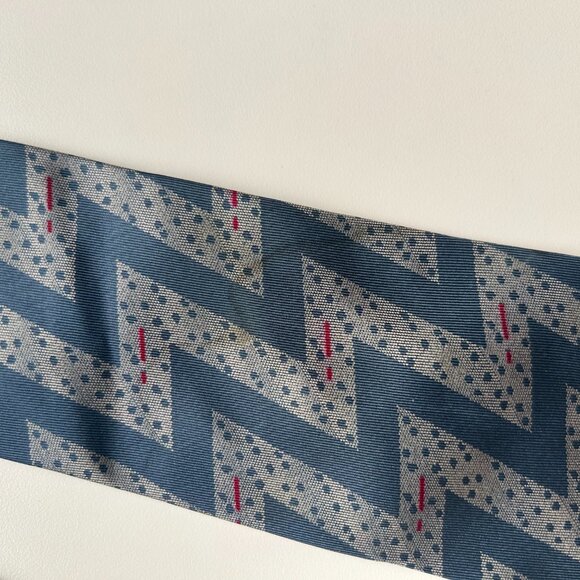 90s Givenchy silk tie - Picture 3 of 4